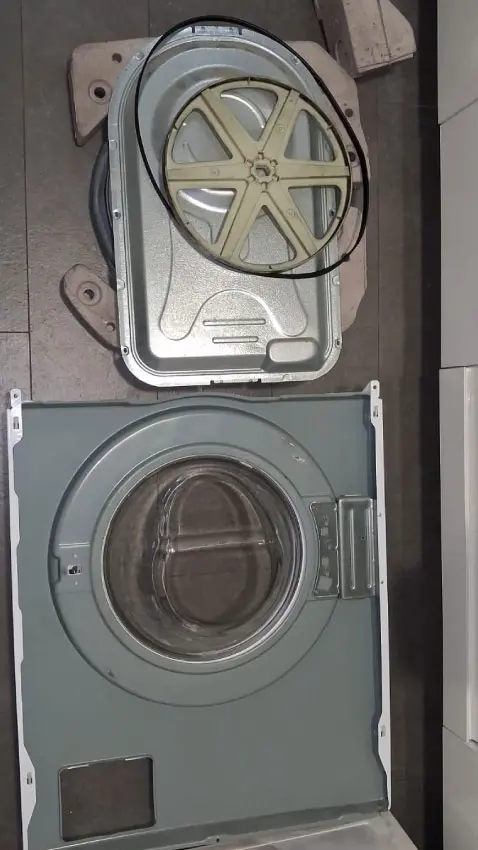 Proceso de saneamiento y eliminación de sedimentos calcáreos en la resistencia eléctrica de la cuba en Hospitalet.